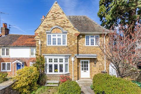Giggs Hill Road, Thames Ditton KT7