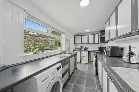 3 bedroom terraced house for sale, Caerleon Road, Newport, NP19