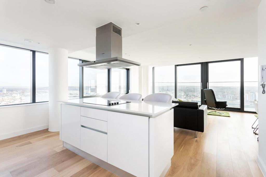 Apartment in Southampton, Ocean Village - View 3