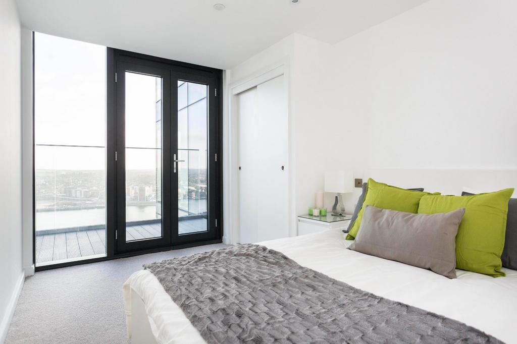 Apartment in Southampton, Ocean Village - View 4