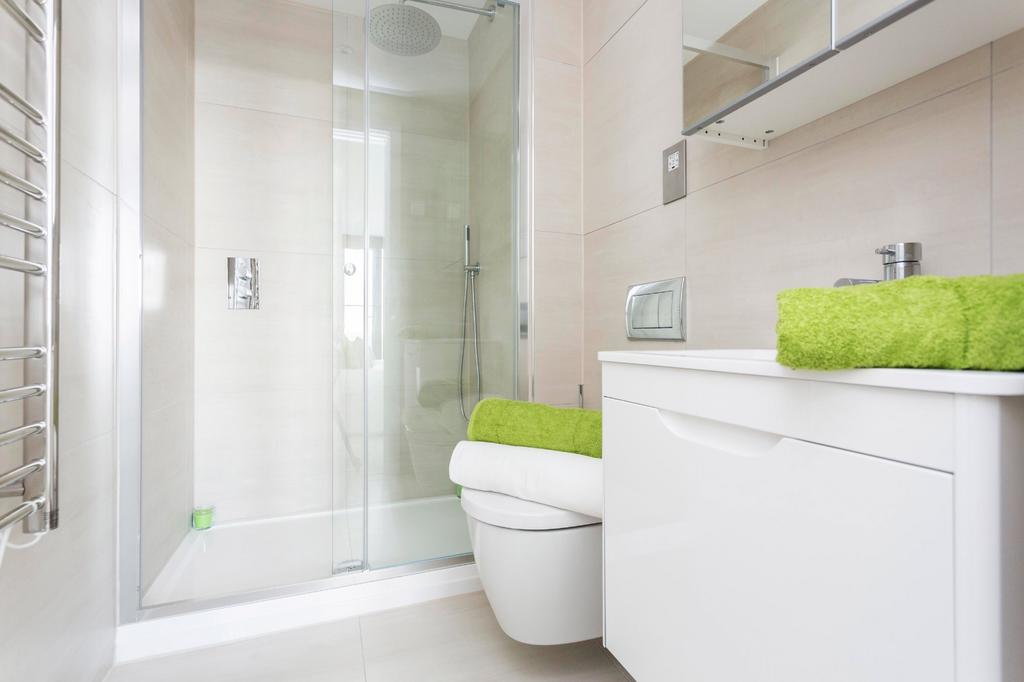 Apartment in Southampton, Ocean Village - View 5