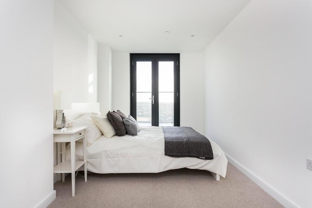 Apartment in Southampton, Ocean Village - More