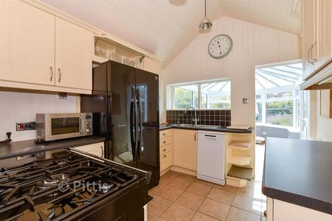4 bedroom semi-detached house for sale, Mill Hill Road, Cowes PO31