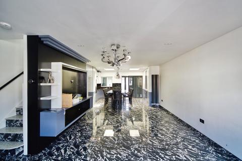 4 bedroom terraced house for sale, Lamberhurst Road, Dagenham, Essex, RM8