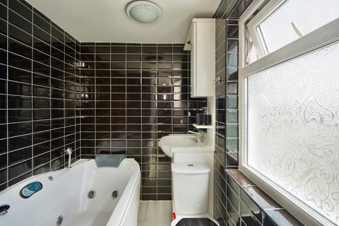 4 bedroom terraced house for sale, Lamberhurst Road, Dagenham, Essex, RM8