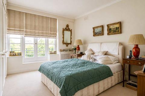 3 bedroom flat for sale, Garden Road, London NW8