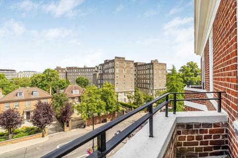 3 bedroom flat for sale, Garden Road, London NW8