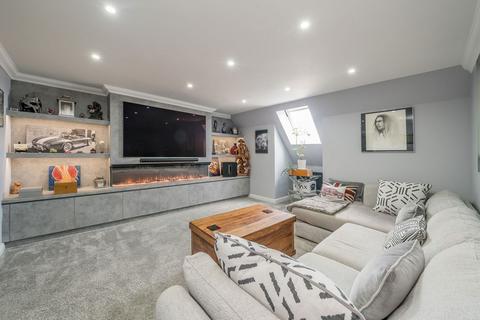Oatlands Drive, Weybridge KT13