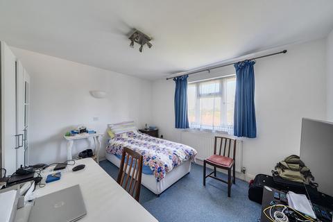 Aprey Gardens, Hendon, London, NW4