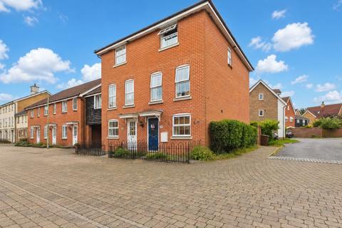 4 bedroom semi-detached house for sale, Wagtail Drive, Bury St. Edmunds, Suffolk