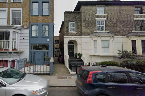 2 bedroom flat to rent, Grove Court, Victoria Park, London