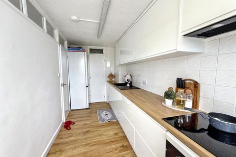 2 bedroom apartment for sale, Clarewood Court, Arthurs Hill, Newcastle upon Tyne, Tyne and Wear, NE4 5HG