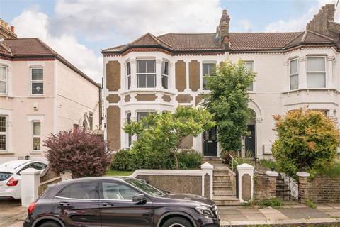 4 bedroom end of terrace house for sale, Abbotshall Road, London SE6
