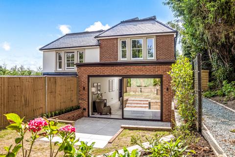 3 bedroom semi-detached house for sale, Ridgeland Place, Cobham KT11.