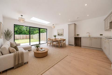 3 bedroom semi-detached house for sale, Wyvern Close, Orpington
