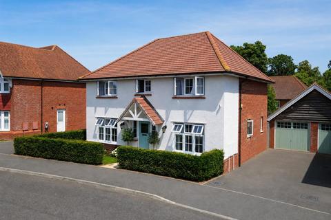 4 bedroom detached house for sale, Hensby Avenue, Buntingford