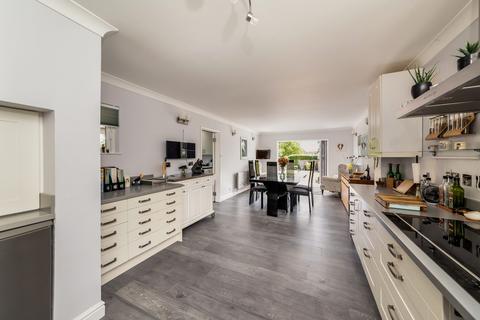 4 bedroom chalet for sale, Home Close, Abingdon OX13