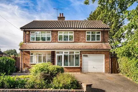 4 bedroom detached house for sale, Runnymede