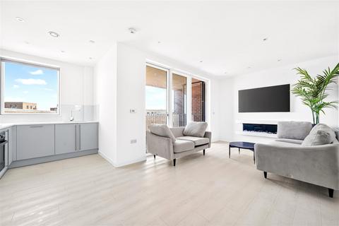 2 bedroom flat to rent, Fielders Crescent, Barking