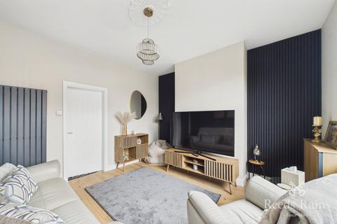 2 bedroom end of terrace house for sale, Wakefield Road, West Yorkshire WF5