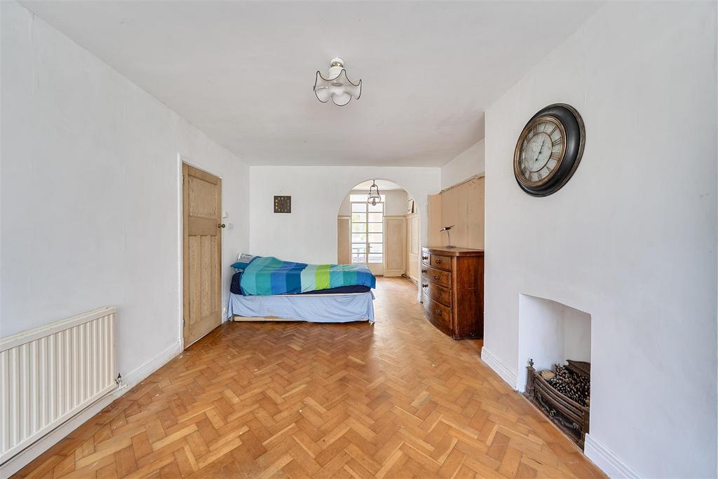 Bedroom, fireplace
