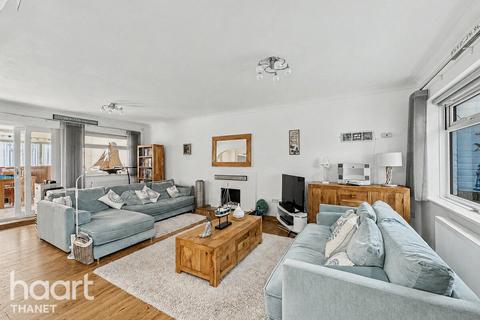 4 bedroom detached house for sale, Percy Avenue, Broadstairs
