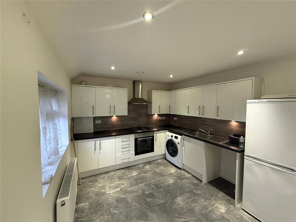 Apartment in Surrey - View 4