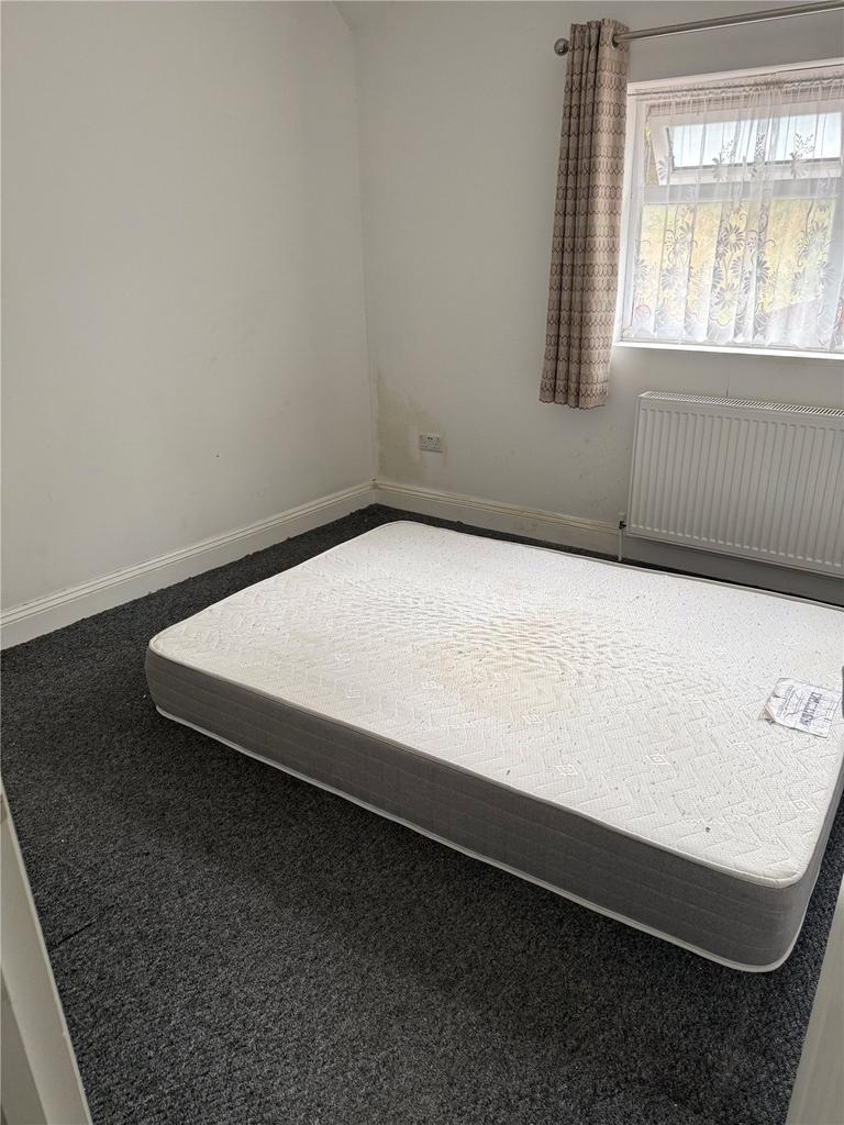 Apartment in Surrey - More