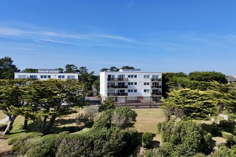 2 bedroom apartment for sale, Wharncliffe Road, Christchurch BH23