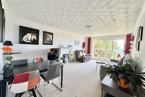 2 bedroom apartment for sale, Wharncliffe Road, Christchurch BH23