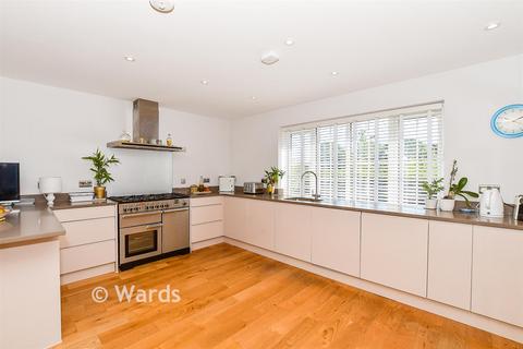 5 bedroom detached house for sale, Smith Way, Headcorn TN27