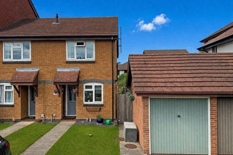 2 bedroom end of terrace house for sale, Wordsworth Mead, Redhill