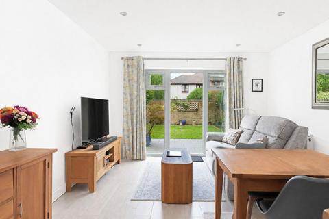 2 bedroom end of terrace house for sale, Wordsworth Mead, Redhill