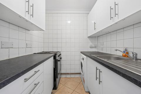 1 bedroom flat for sale, Bensham Manor Road, Thornton Heath