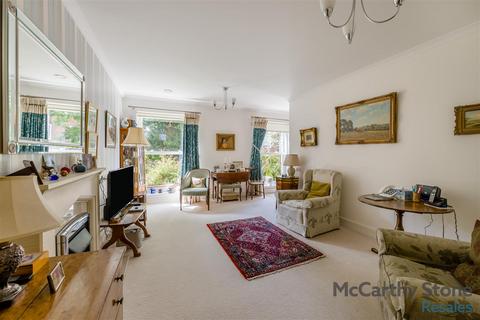 2 bedroom apartment for sale, Peel Court, College Way, Welwyn Garden City, Hertfordshire, AL8 6DG