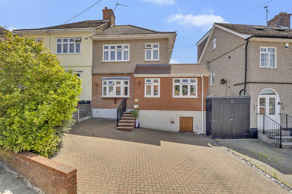 Detached house exterior, driveway