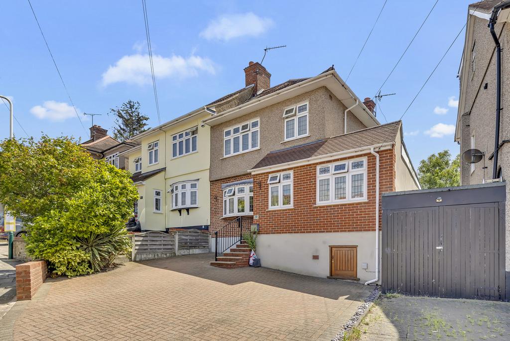 Detached house exterior, driveway