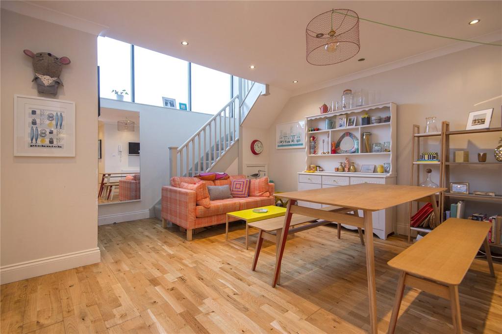 Brett Road, Hackney, London, E8 2 bed flat for sale £650,000