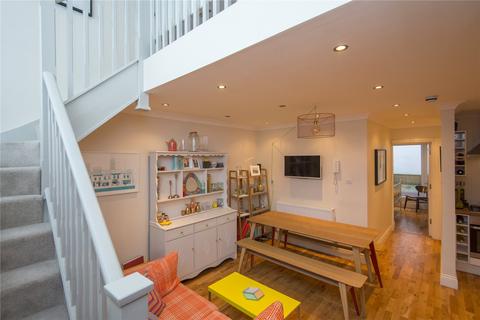 10a Brett Road, London, E8 1JP