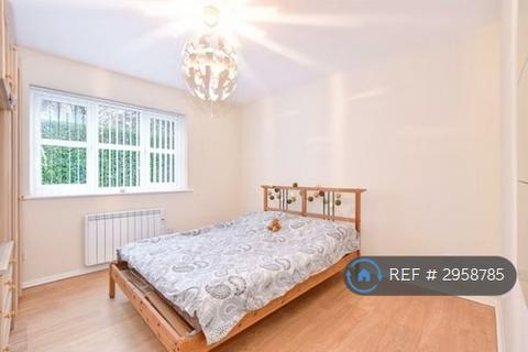 2 bedroom maisonette to rent, Derwent Close, Amersham, HP7