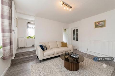 2 bedroom end of terrace house to rent, Fortescue Road, Edgware, HA8