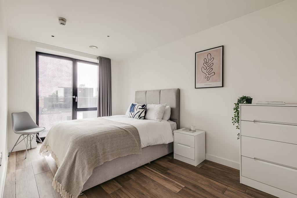 at Essential Living, Flat 501, Dressage Court, 54, Three Colts Lane E2 - View 5