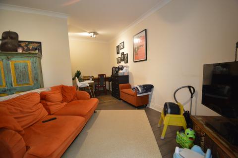 1 bedroom flat to rent, St Andrews Square, Surbiton