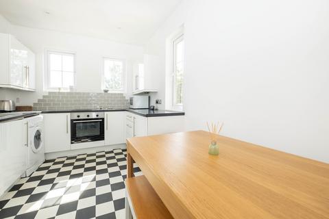Merton Road, London, SW18