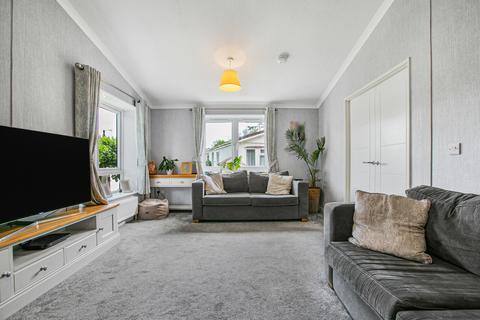undefined, Fordbridge Park, Fordbridge Road, Sunbury-on-Thames, Surrey, TW16
