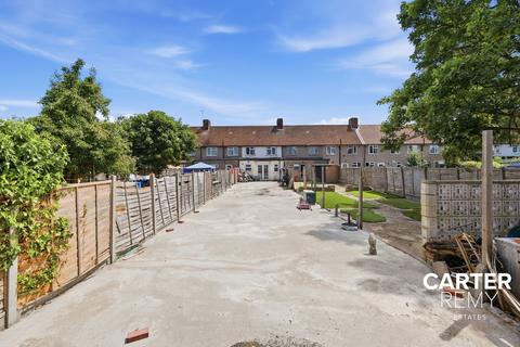 3 bedroom terraced house for sale, Lodge Avenue, Dagenham, RM9
