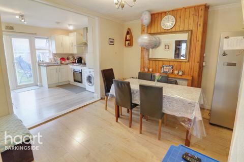 Belvedere Avenue, Clayhall