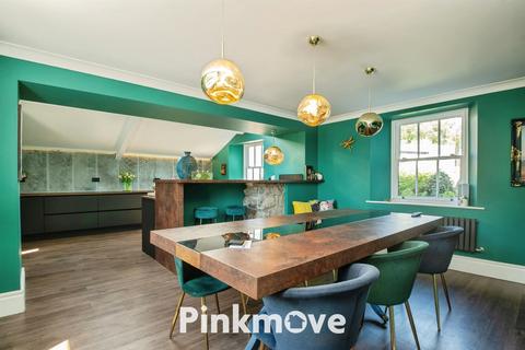 5 bedroom detached house for sale, Leigh Road, Pontypool NP4