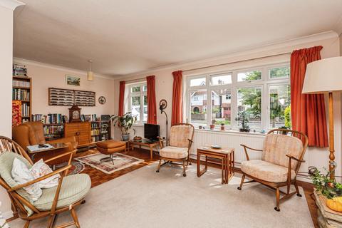 4 bedroom detached house for sale, Simplemarsh Road, Addlestone, KT15