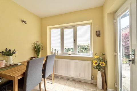 2 bedroom semi-detached bungalow for sale, Chapel Lane, Bradford BD13